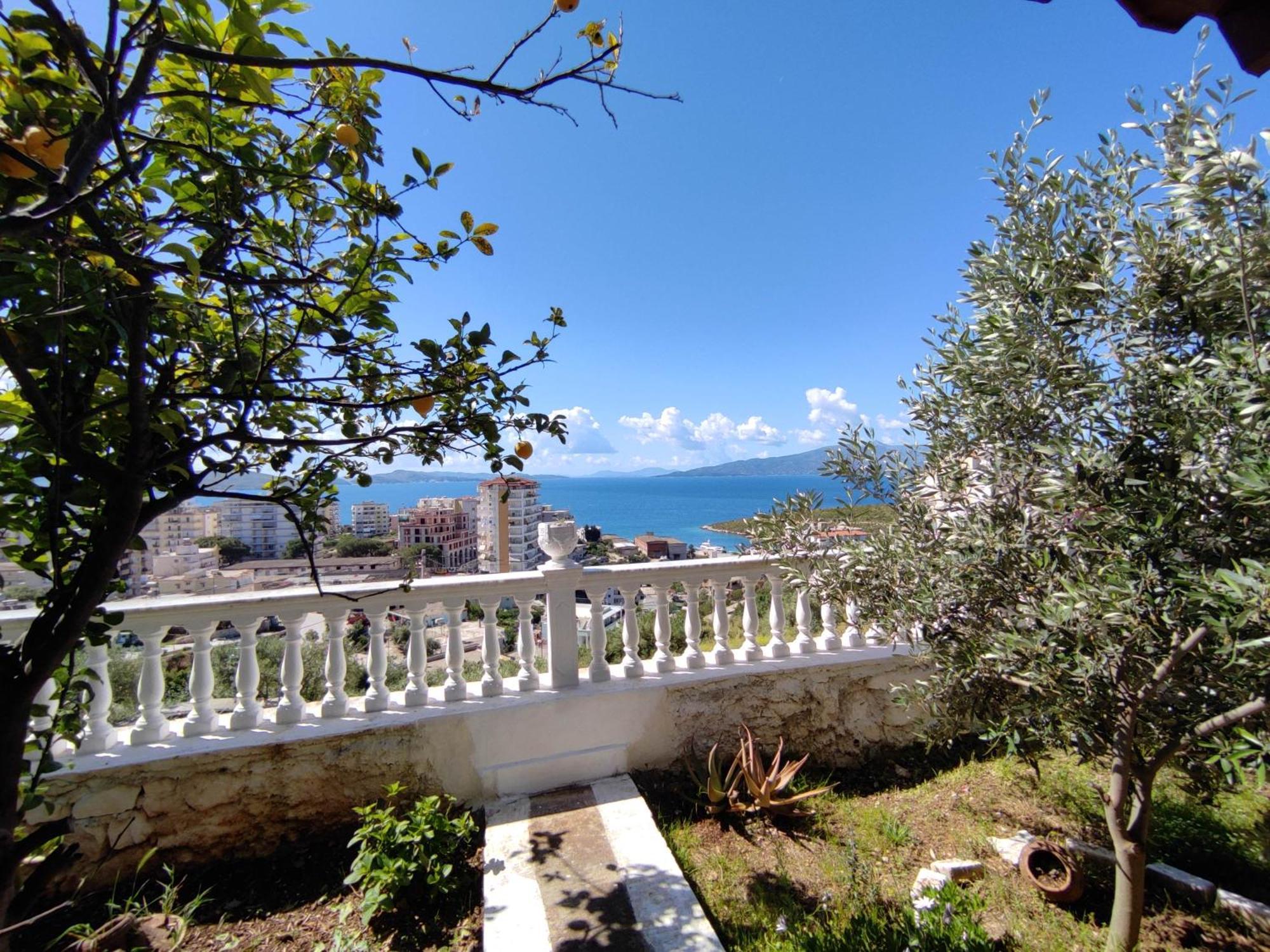 Aris Apartment Sarandë Exterior foto